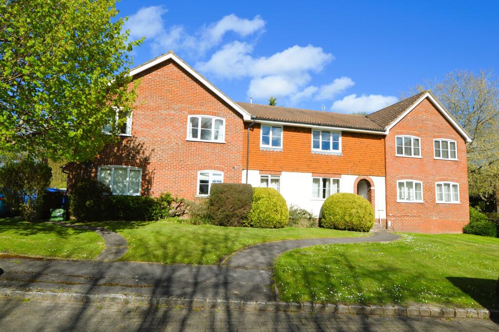 1 bed 1st Floor Flat for rent in Bagshot. From Howlands Sales and Lettings - Bagshot