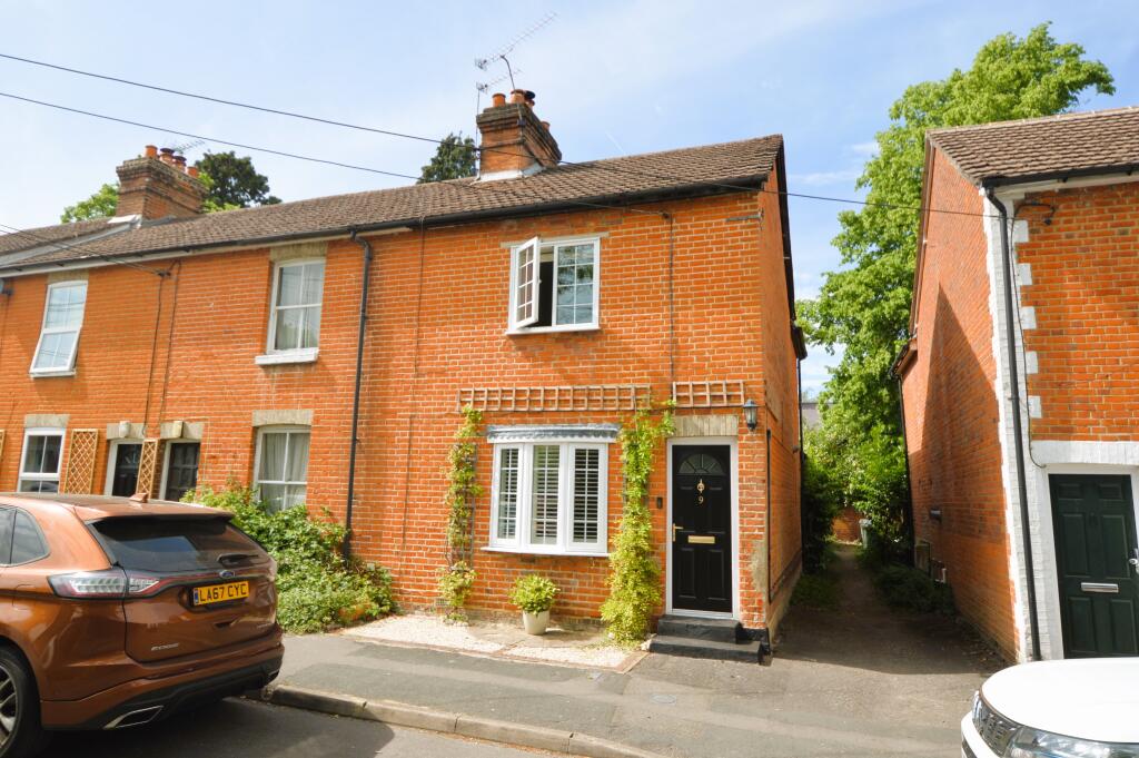 2 bed End of Terrace for rent in Bagshot. From Howlands Sales and Lettings - Bagshot