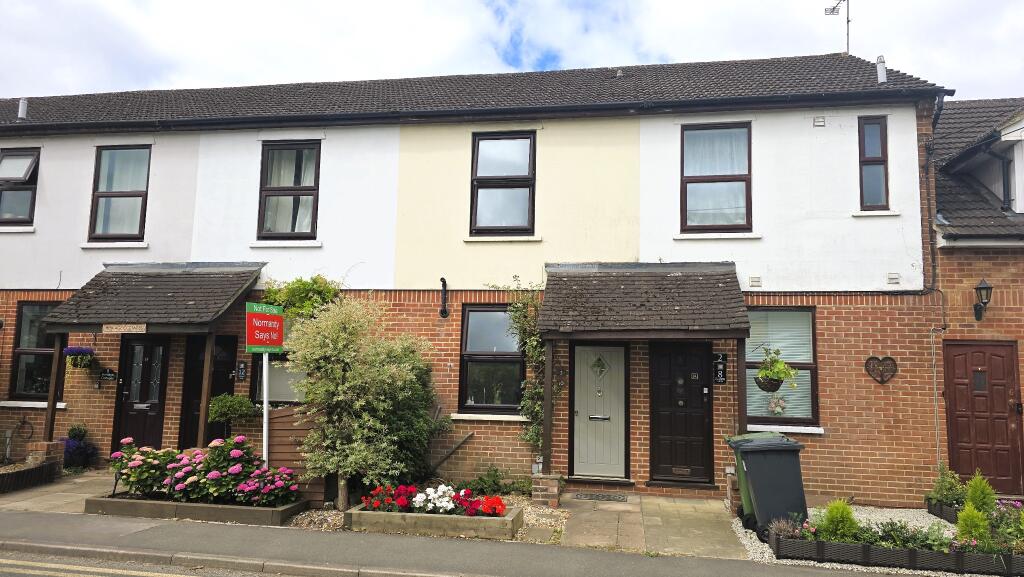 2 bed Cottage for rent in Normandy. From Howlands Sales and Lettings - Bagshot