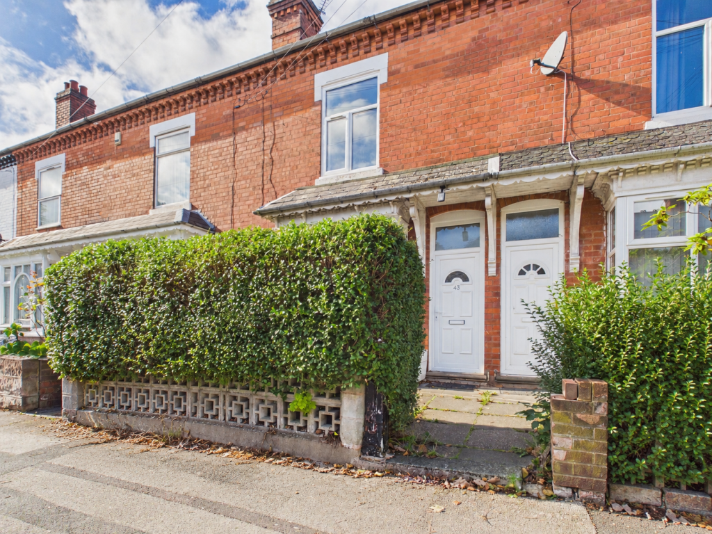 3 bed Mid Terraced House for rent in Smethwick. From Humberstones Homes - Quinton 3 bed Mid Terraced House for rent in Smethwick. From Humberstones Homes - Quinton