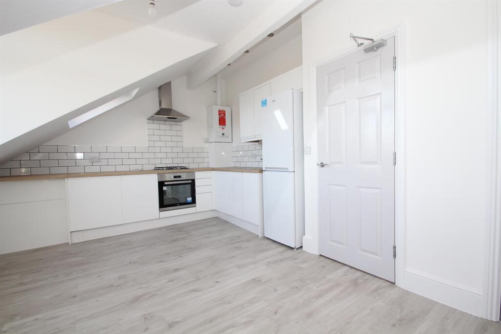 1 bed 1st Floor Flat for rent in Stretford. From Home Estate Agents - Monton