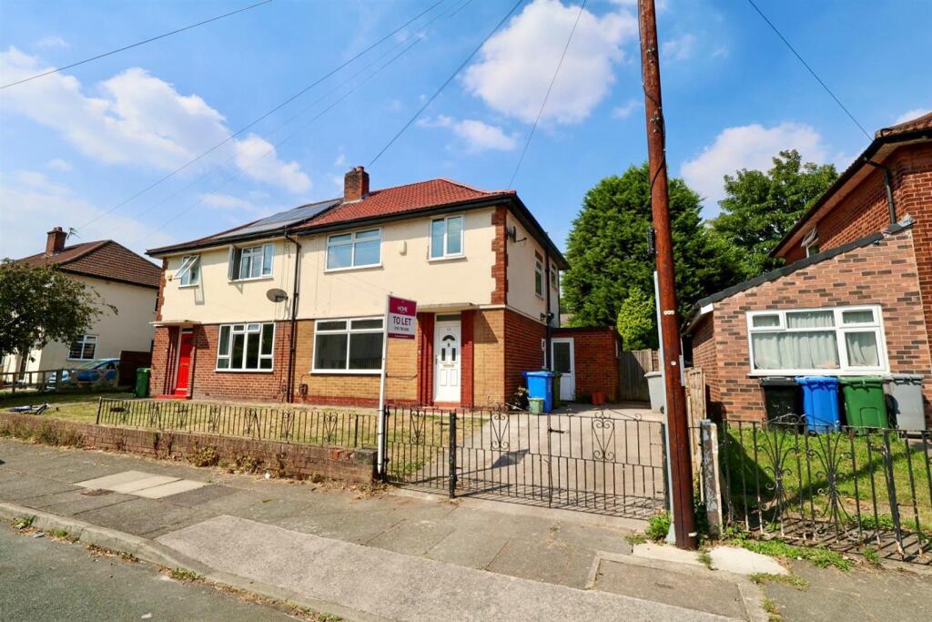 3 bed Semi Detached for rent in Stretford. From Home Estate Agents - Monton 3 bed Semi Detached for rent in Stretford. From Home Estate Agents - Monton