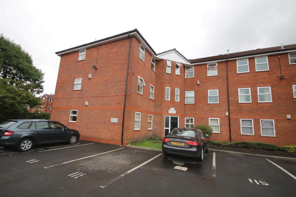 2 bed 1st Floor Flat for rent in Eccles. From Home Estate Agents - Monton