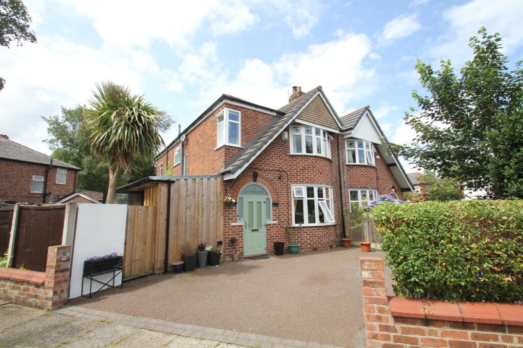 4 bed Semi Detached for rent in Stretford. From Home Estate Agents - Monton
