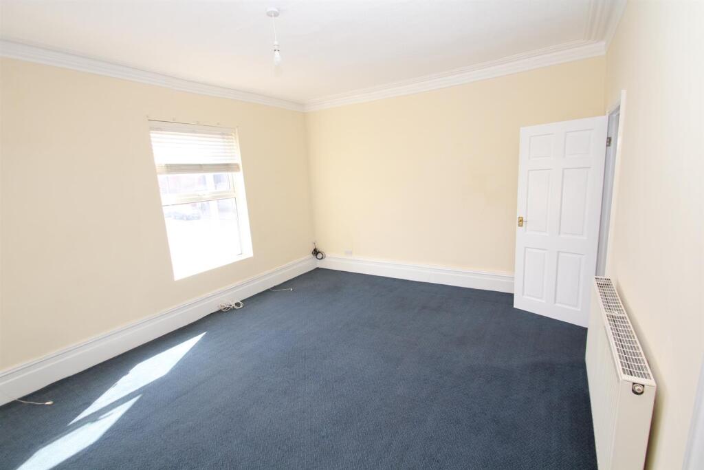 1 bed 1st Floor Flat for rent in Sale. From Home Estate Agents - Monton