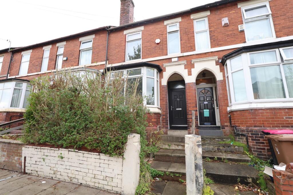 3 bed Mid Terraced House for rent in Charlestown. From Home Estate Agents - Monton
