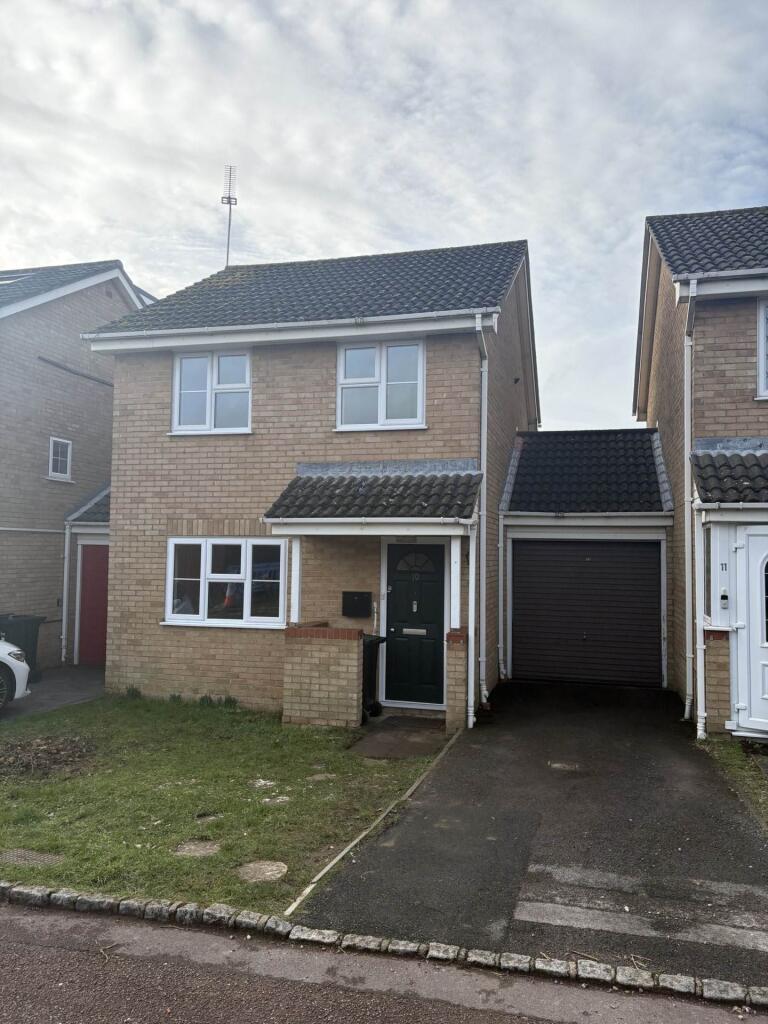 3 bed Link detached for rent in Reading. From Hoopers Residential - Reading