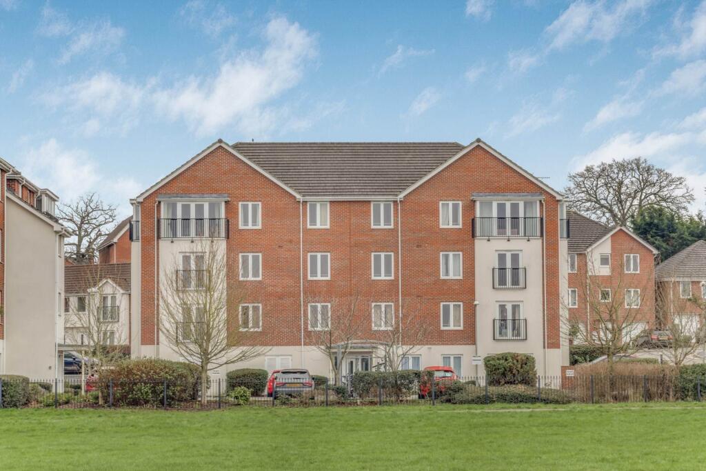 2 bed 1st Floor Flat for rent in Woodley. From Hoopers Residential - Reading