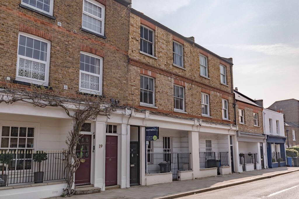 1 bed 1st Floor Flat for rent in Windsor. From Horler & Associates - Windsor