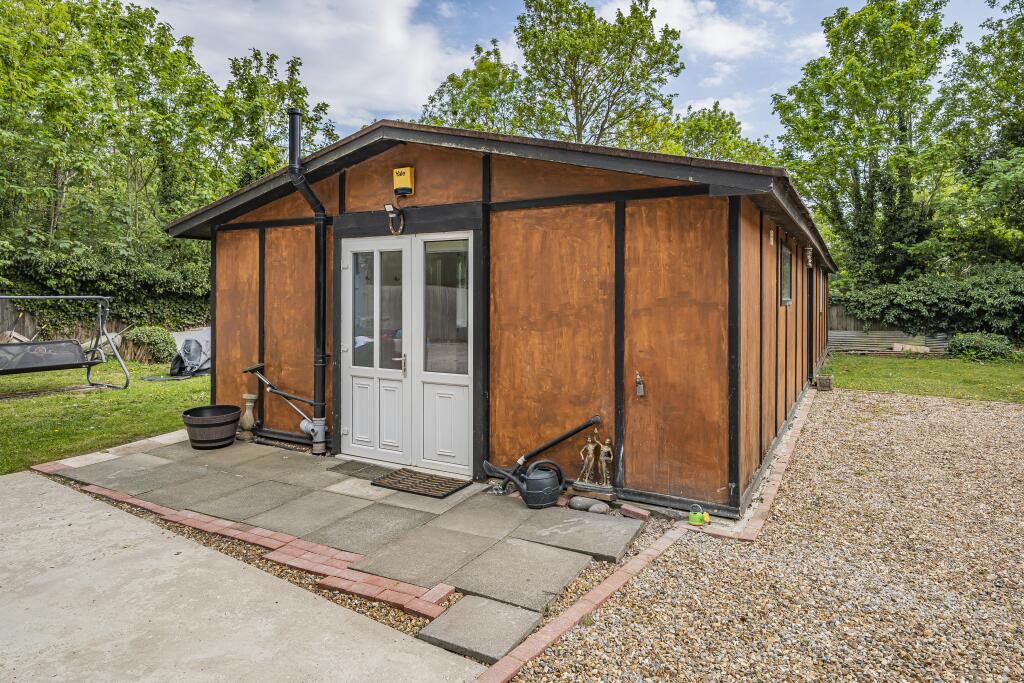 2 bed Bungalow for rent in Horton. From Horler & Associates - Windsor