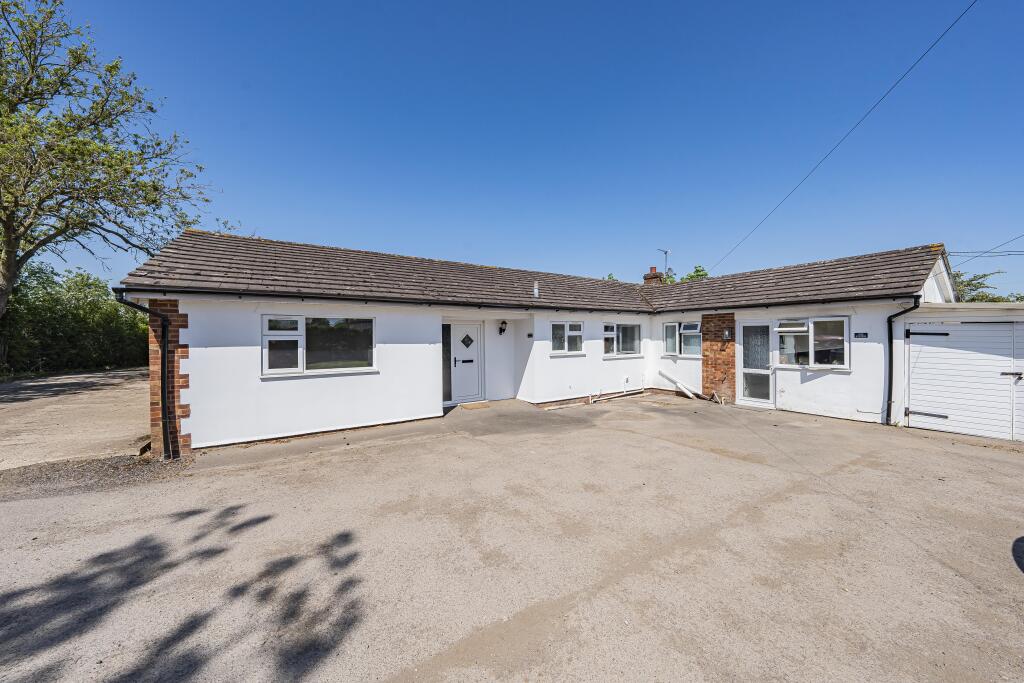 4 bed Bungalow for rent in Paley Street. From Horler & Associates - Windsor