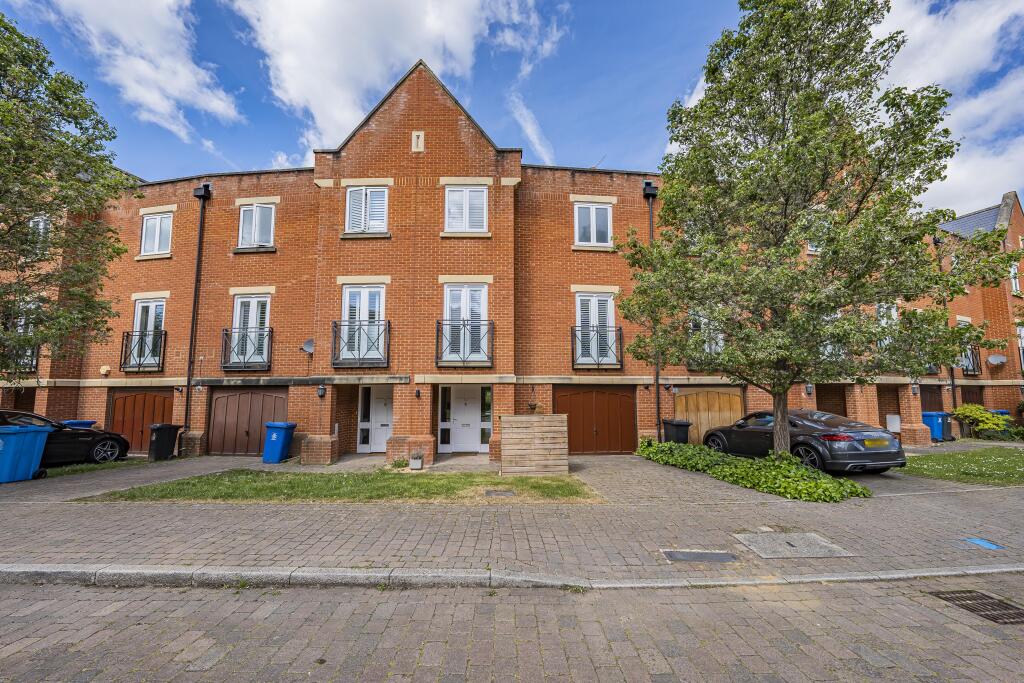 4 bed Detached for rent in Windsor. From Horler & Associates - Windsor