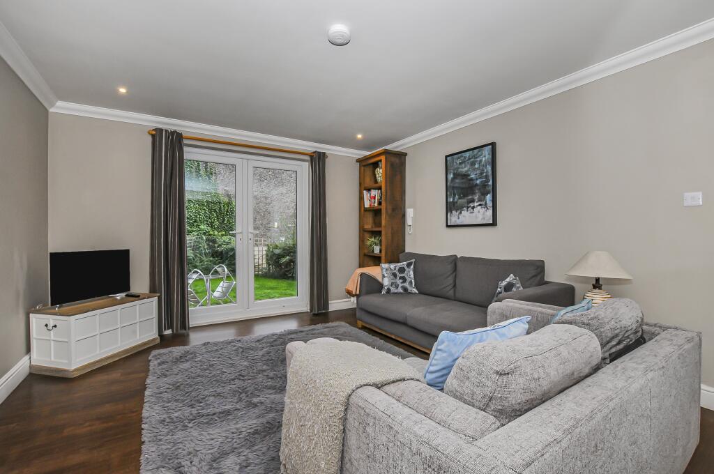 1 bed 1st Floor Flat for rent in Windsor. From Horler & Associates - Windsor 1 bed 1st Floor Flat for rent in Windsor. From Horler & Associates - Windsor