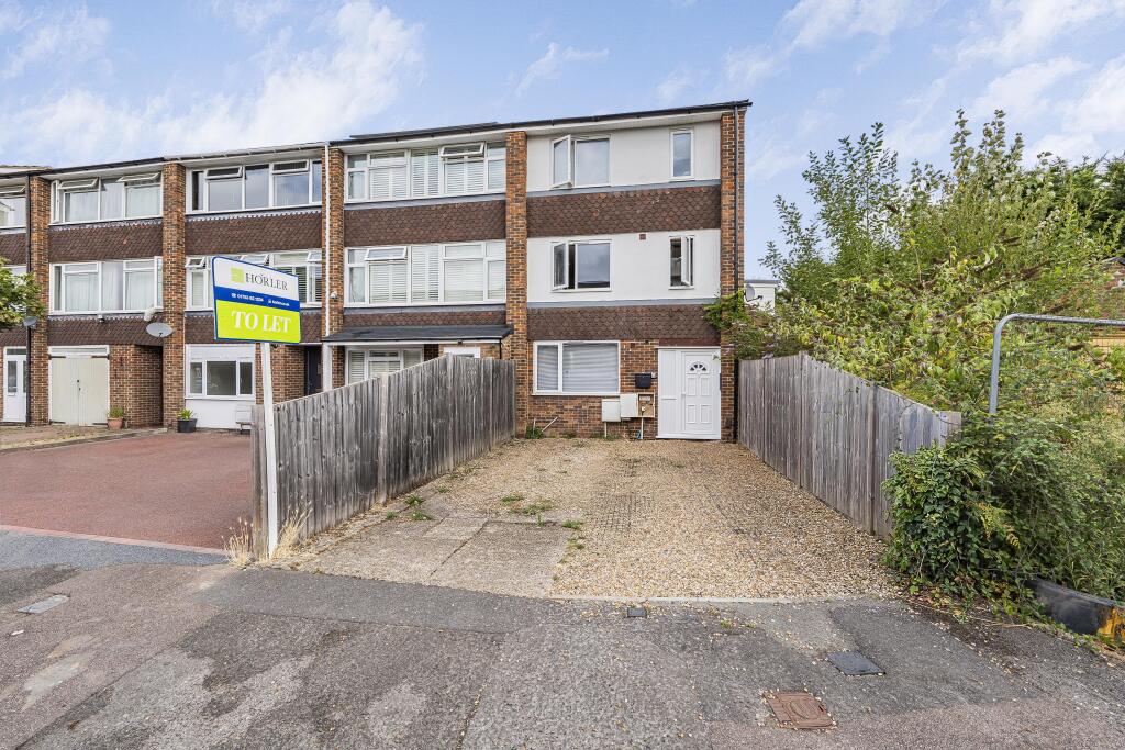 4 bed Studio for rent in Windsor. From Horler & Associates - Windsor 4 bed Studio for rent in Windsor. From Horler & Associates - Windsor