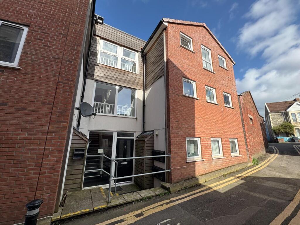 2 bed 1st Floor Flat for rent in Bristol. From House + Co Property - Bristol