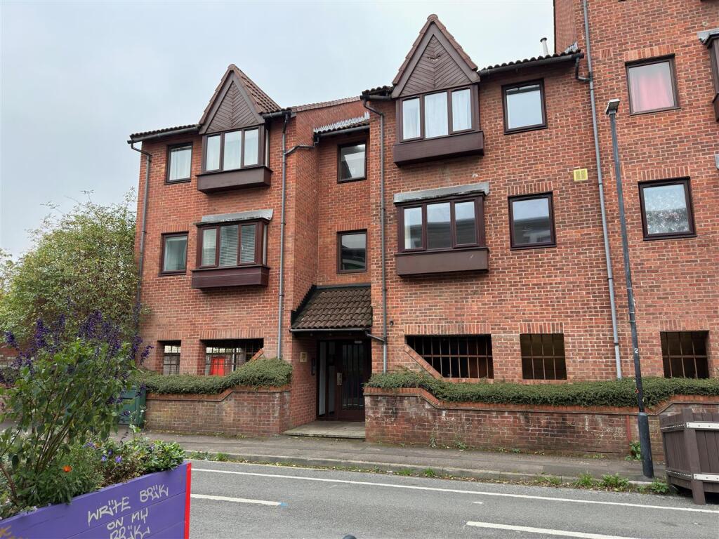 4 bed 1st Floor Flat for rent in Bristol. From House + Co Property - Bristol
