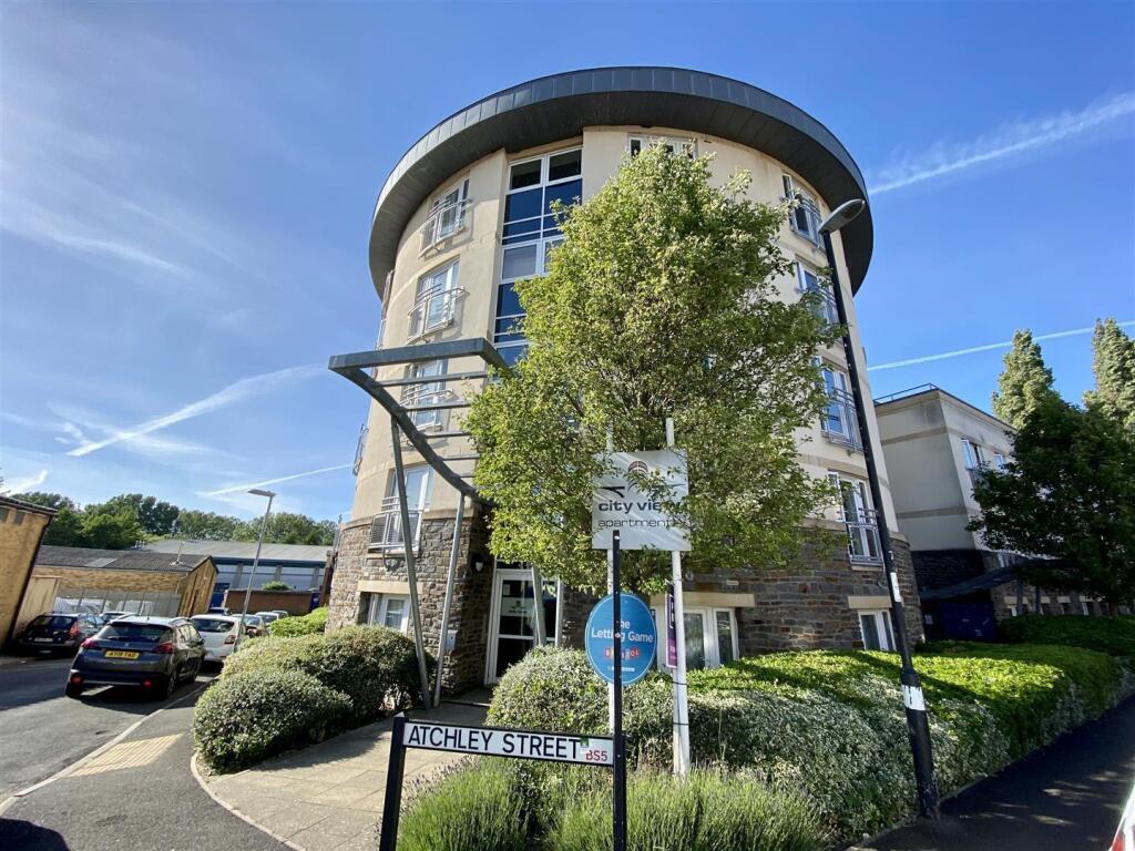 2 bed 1st Floor Flat for rent in Crofts End. From House + Co Property - Bristol