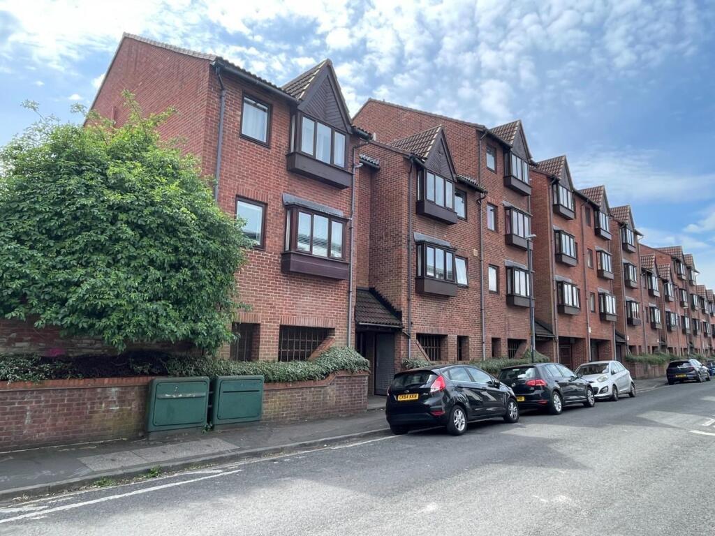 4 bed Studio for rent in Bristol. From House + Co Property - Bristol 4 bed Studio for rent in Bristol. From House + Co Property - Bristol