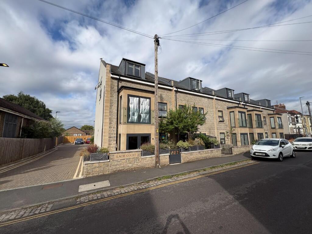2 bed 1st Floor Flat for rent in Crofts End. From House + Co Property - Bristol