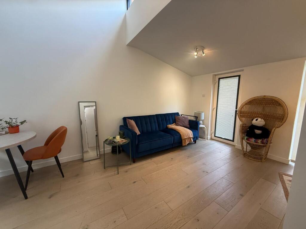 2 bed Detached bungalow for rent in Bristol. From House + Co Property - Bristol 2 bed Detached bungalow for rent in Bristol. From House + Co Property - Bristol