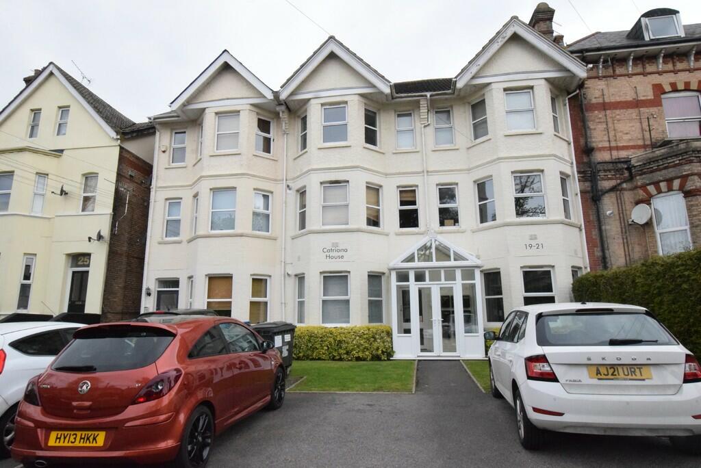2 bed Flat for rent in Bournemouth. From House and Son - Bournemouth