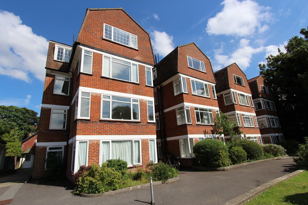 2 bed 1st Floor Flat for rent in Bournemouth. From House & Son - Bournemouth