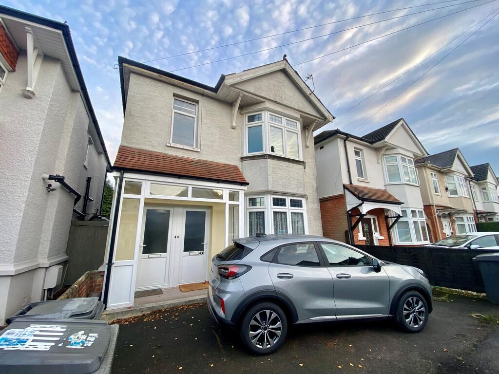 2 bed 1st Floor Flat for rent in Bournemouth. From House & Son - Bournemouth