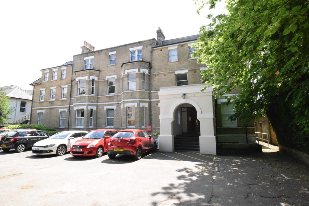 4 bed Studio for rent in Bournemouth. From House & Son - Bournemouth
