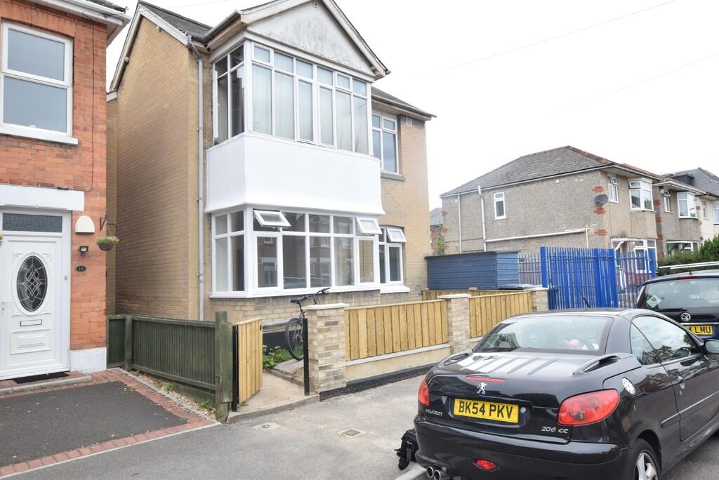 2 bed 1st Floor Flat for rent in Bournemouth. From House & Son - Bournemouth