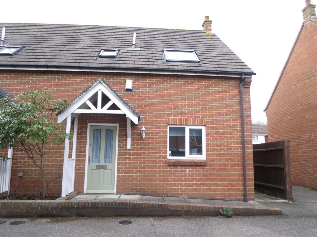 3 bed Detached for rent in Bournemouth. From House & Son - Winton