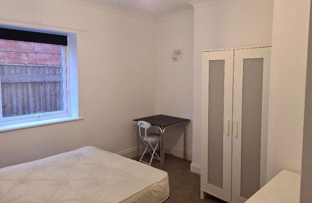 1 bed House Share for rent in Bournemouth. From House & Son - Winton