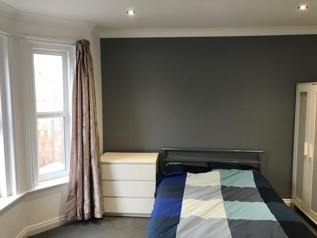 5 bed Detached for rent in Bournemouth. From House & Son - Winton