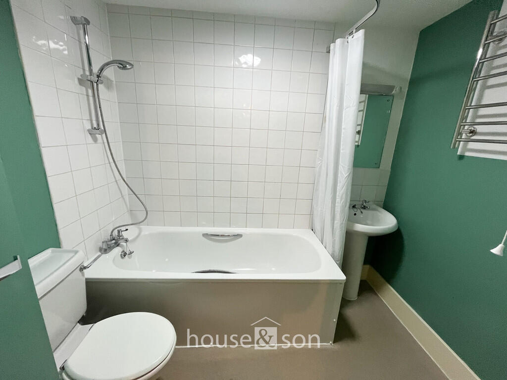 2 bed Apartment for rent in . From House & Son - Winton