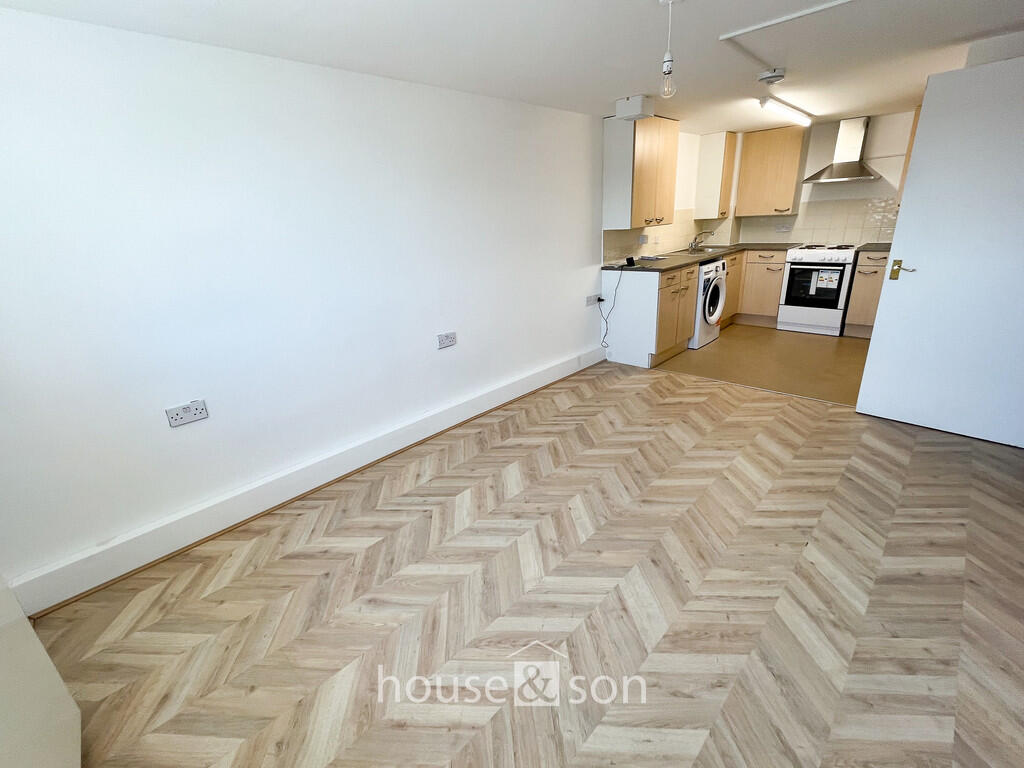 2 bed Apartment for rent in Bournemouth. From House & Son - Winton