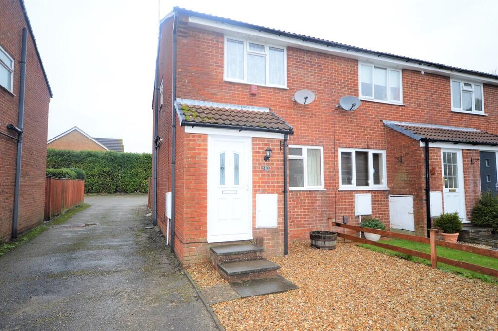 2 bed End of Terrace for rent in Hurn. From House & Son - Winton 2 bed End of Terrace for rent in Hurn. From House & Son - Winton