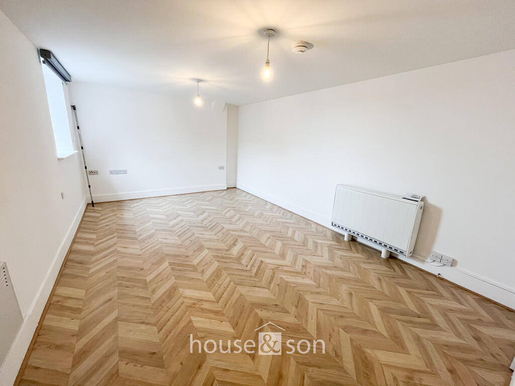 1 bed 1st Floor Flat for rent in . From House & Son - Winton