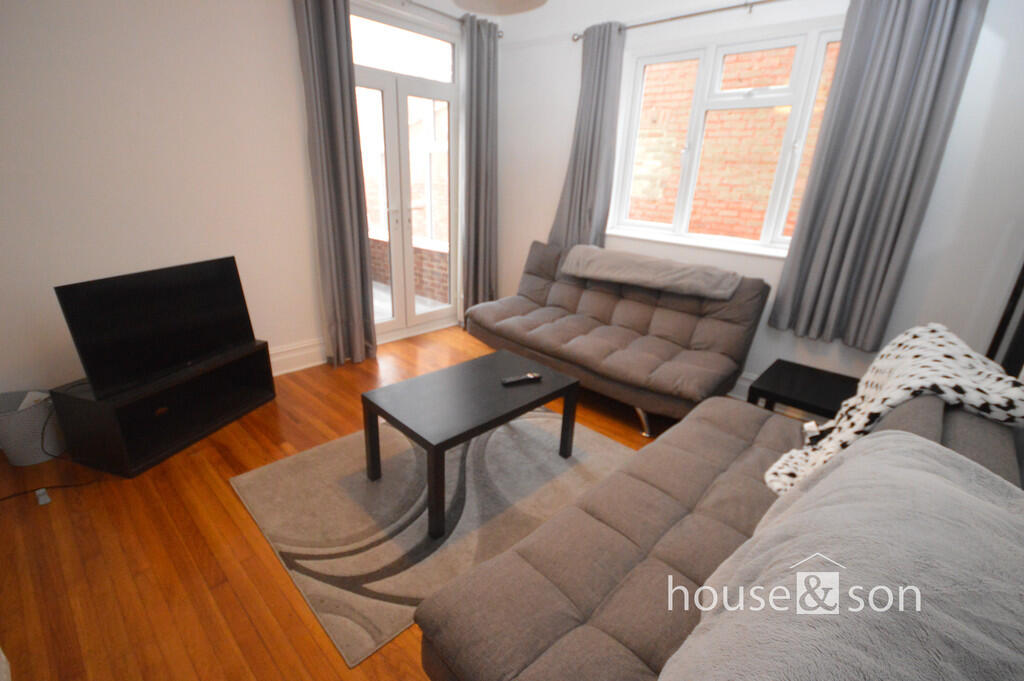 5 bed Detached for rent in Bournemouth. From House & Son - Winton