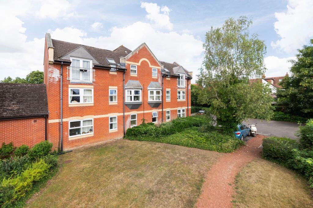 2 bed 1st Floor Flat for rent in Abingdon-on-Thames. From Hodsons - Abingdon 2 bed 1st Floor Flat for rent in Abingdon-on-Thames. From Hodsons - Abingdon