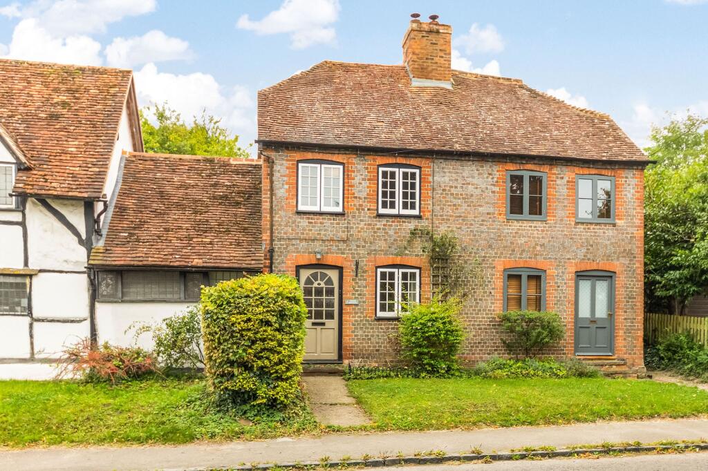 2 bed Mid Terraced House for rent in Blewbury. From Hodsons - Didcot