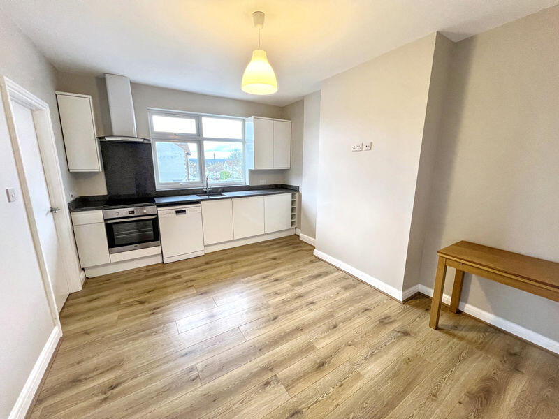3 bed 1st Floor Flat for rent in London. From Hunters - Whetstone