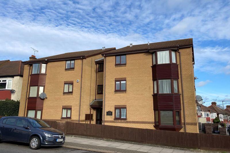 1 bed 1st Floor Flat for rent in Friern Barnet. From Hunters - Whetstone