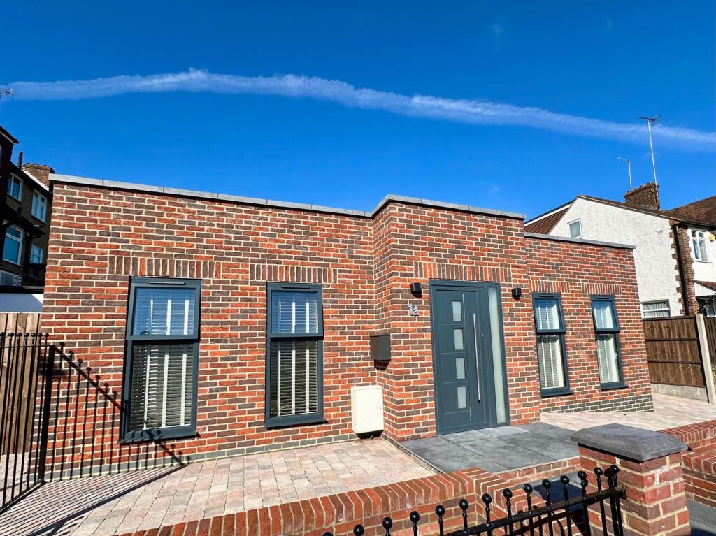 2 bed Detached for rent in Hadley Wood. From Hunters - Whetstone 2 bed Detached for rent in Hadley Wood. From Hunters - Whetstone