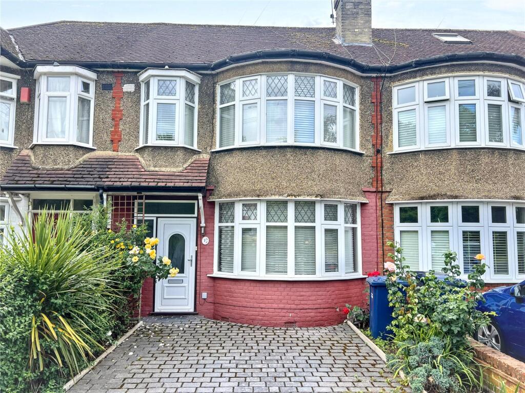 3 bed Mid Terraced House for rent in Hadley Wood. From Hunters - Whetstone
