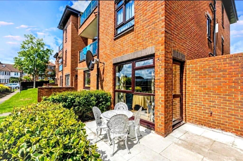 3 bed Apartment for rent in London. From Hunters - Whetstone 3 bed Apartment for rent in London. From Hunters - Whetstone