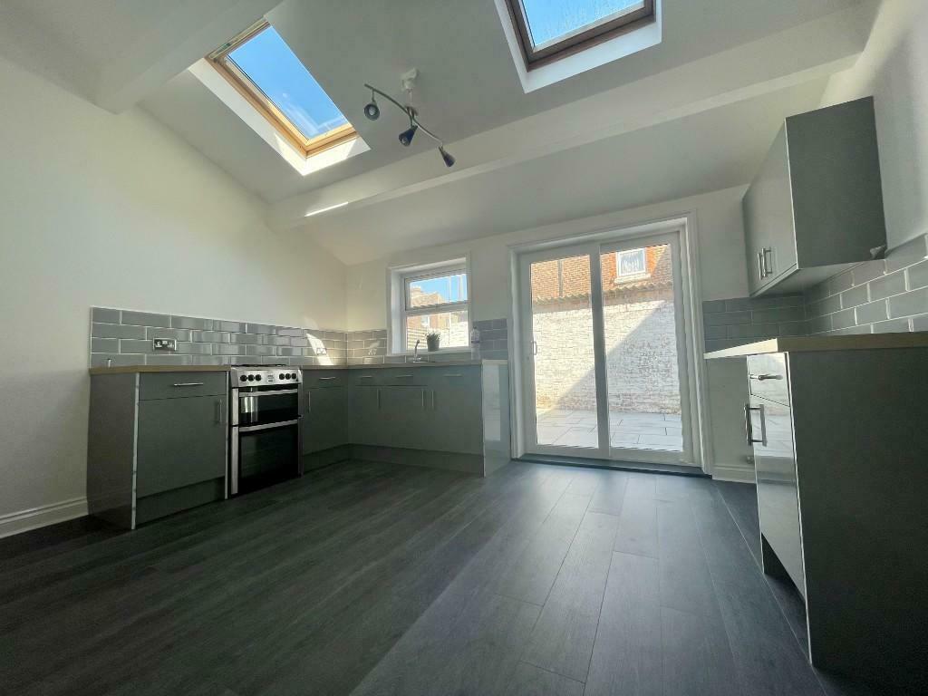 5 bed HMO for rent in Portsmouth. From Days Lettings Ltd - Southsea