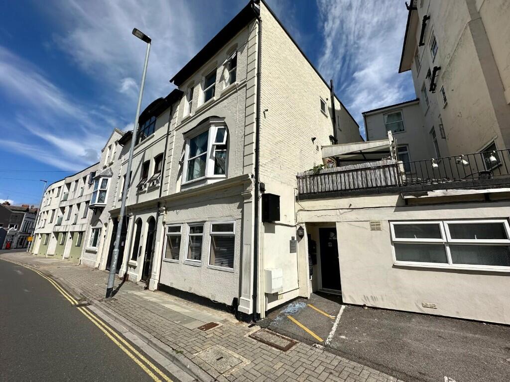 1 bed 1st Floor Flat for rent in Portsmouth. From Days Lettings Ltd - Southsea 1 bed 1st Floor Flat for rent in Portsmouth. From Days Lettings Ltd - Southsea
