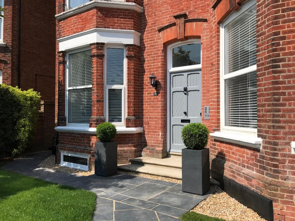 4 bed Studio for rent in Portsmouth. From Days Lettings Ltd - Southsea 4 bed Studio for rent in Portsmouth. From Days Lettings Ltd - Southsea