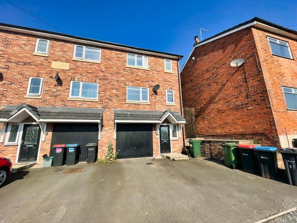 3 bed Town House for rent in Barnton. From iAgent Homes - Northwich