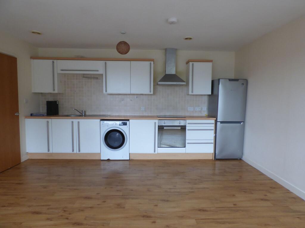 2 bed Apartment for rent in Stockport. From Ian Tonge Property Services Limited - Hazel Grove