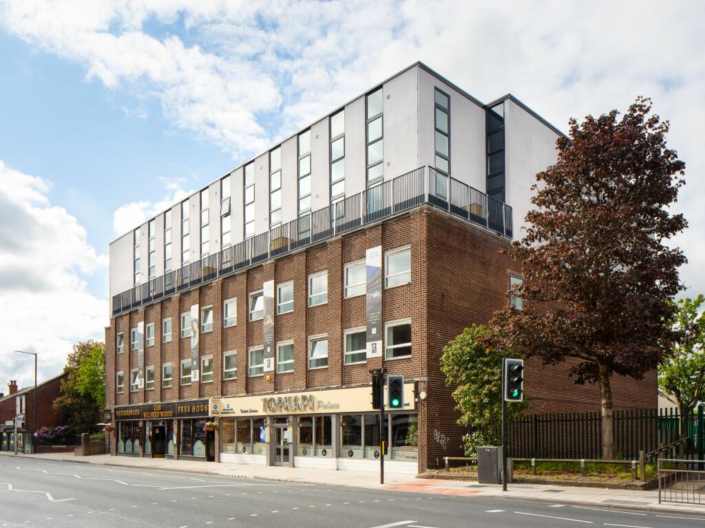 1 bed Apartment for rent in Stockport. From Ian Tonge Property Services Limited - Hazel Grove